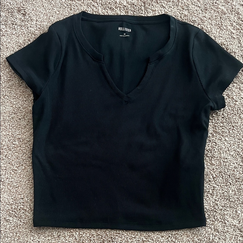 Hollister Black Ribbed V-Neck Crop Tee